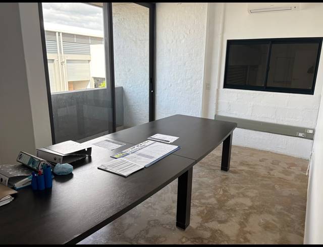 12M² SERVICED OFFICE TO LET IN BALLITO CENTRAL
